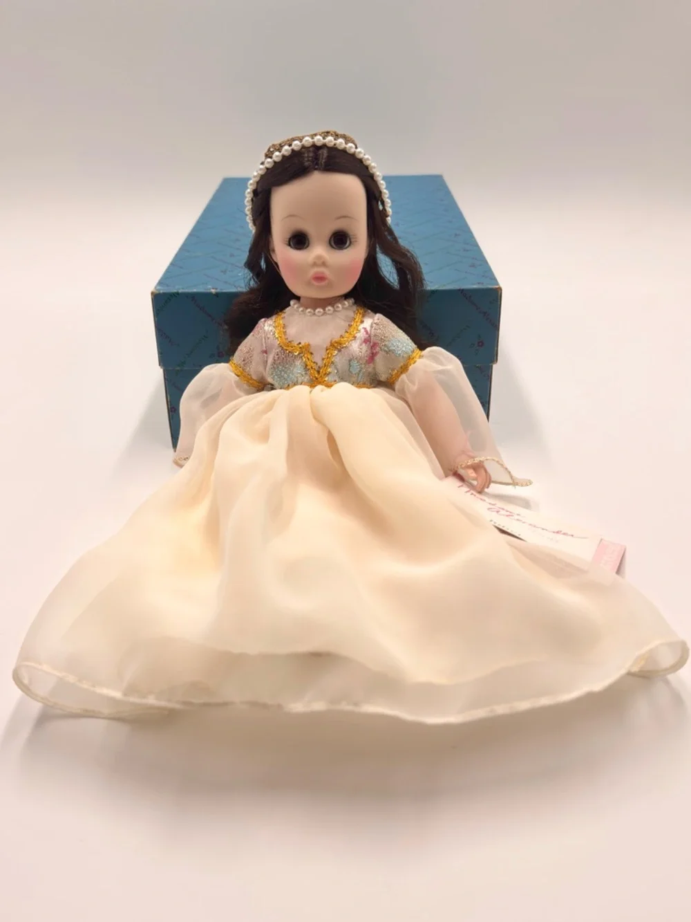 Madame Alexander Juliet Doll Model #1370, Romeo and Juliet Children's Series